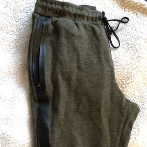 Green American Eagle sweatpants
